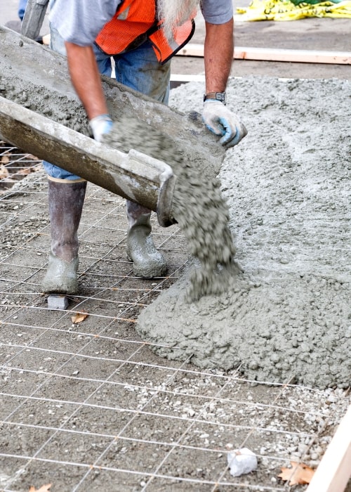 concrete contractor specialize in sidewalk, walkways, foundation installation, decorative concrete flooring concrete repairing